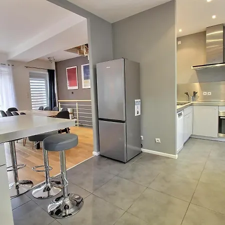 Hébergement de vacances Maison De Caractere Avec Jacuzzi Et Parking A Deux Pas Du Centre Historique De - Fr-1-722-3 *