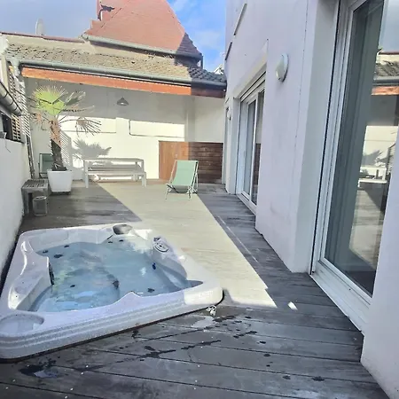 Maison De Caractere Avec Jacuzzi Et Parking A Deux Pas Du Centre Historique De - Fr-1-722-3 بيت للعطل